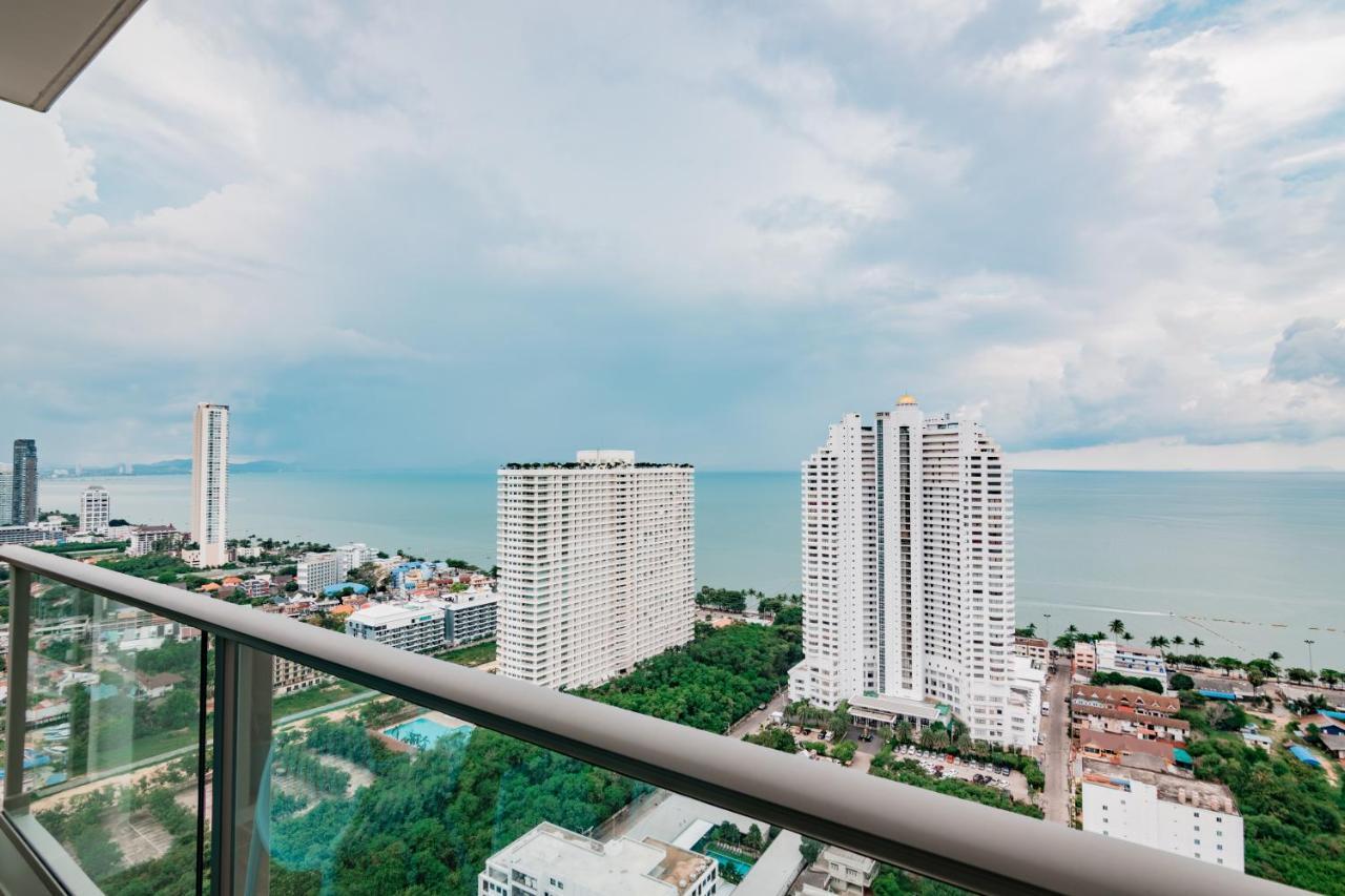 Apartamento The Riviera Jomtien By Pattaya Holiday Exterior foto